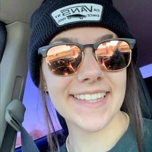 Meet your Posher, Macy